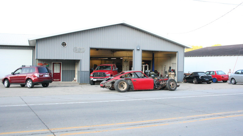Illustration for article titled Ratty Porsche Dually Gallery